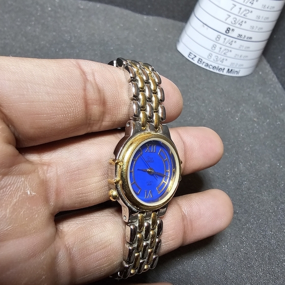 Timex Indiglo Women Quartz Watch Silver Gold Tone Working Blue Roman Dial shows - Picture 5 of 10